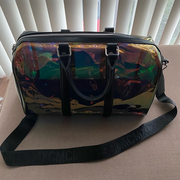 steve madden holographic purse
